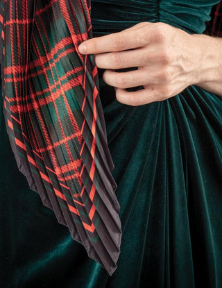 Highlander Pleated Tartan Shawl