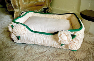 Chiffon Roses Charming Pet Bed