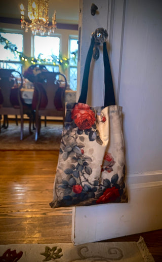 La Vie en Rose Tote