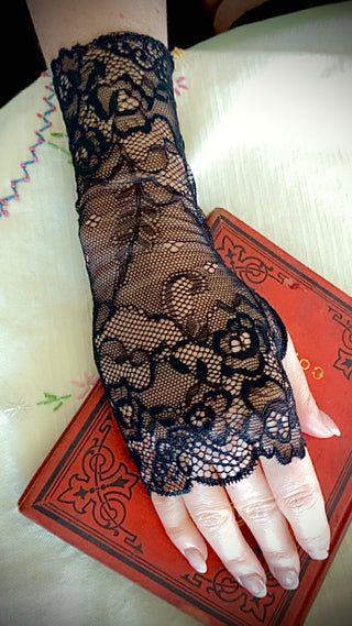 Madame LaRue’s Fingerless Gloves