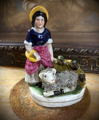 Clementine & Curly: Staffordshire Figurine