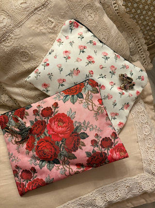 Pretty Pouch & Pin