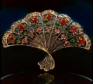 Lady Anne’s Filigree Fan Brooch